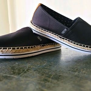 Skechers Bobs Size 9w